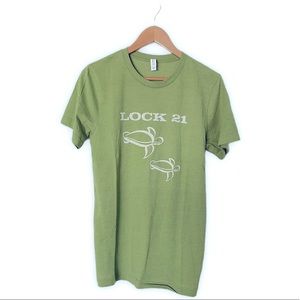 LOCK 21 T-Shirt Turtle Logo
Unisex Size M.